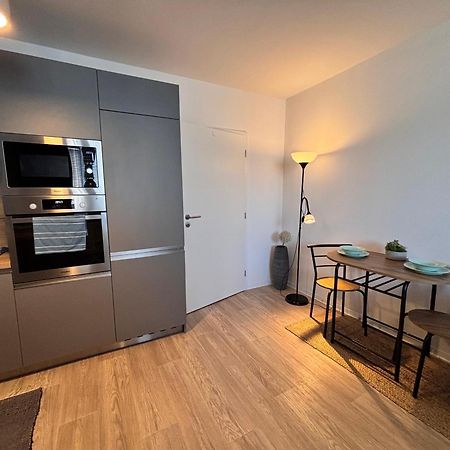 Krasny Utulny Byt S Balkonom A Parkovanim! Pressburg Exterior foto