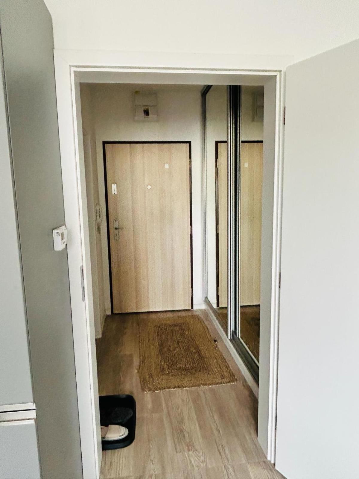 Krasny Utulny Byt S Balkonom A Parkovanim! Pressburg Exterior foto